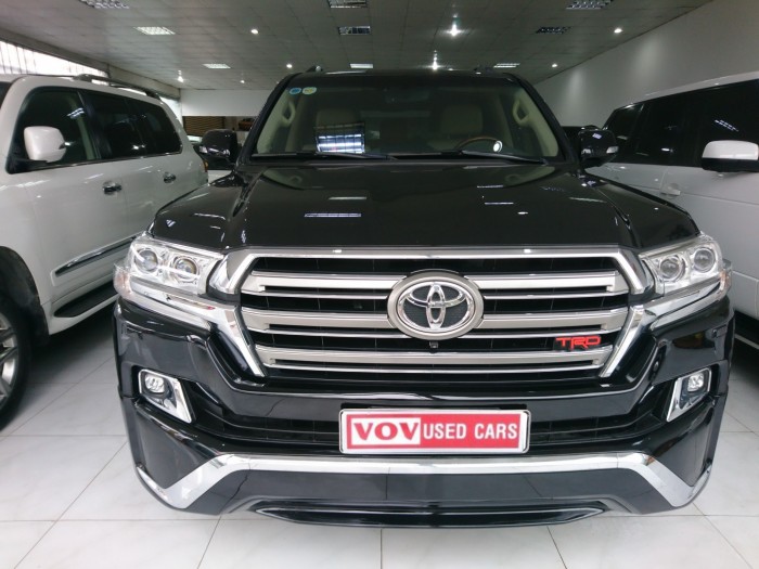 Toyota Land Cruiser VX 4.6 V8 sản xuất 2016 màu đen