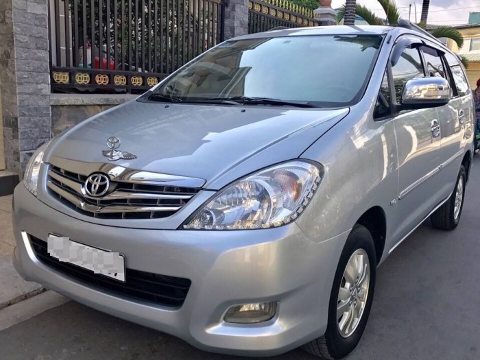 Bán Toyota Innova tự động 2008 màu bạc Zin từng con ốc.