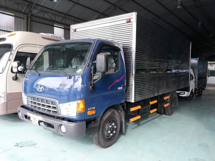 Bán xe tải Hyundai HD99 tải 6.5 tấn thùng kín màu xanh đời 2017 trả góp tại Kiên Giang, Miền Tây.