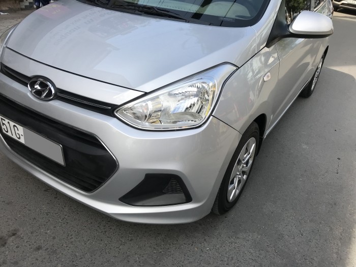 Shop kẹt tiền hàng bán Hyundai I10 số sàn màu bạc 2017 rất mới.