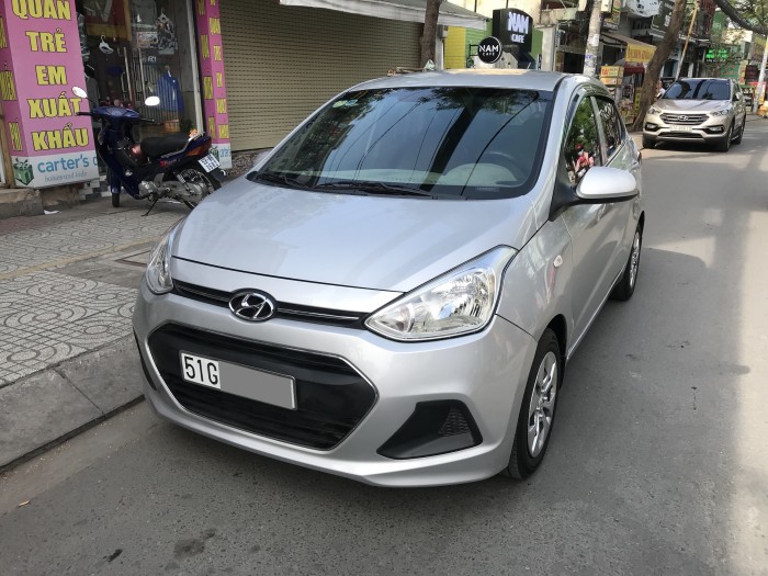 Shop kẹt tiền hàng bán Hyundai I10 số sàn màu bạc 2017 rất mới.