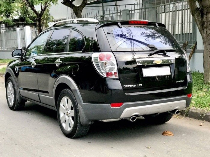 Bán gấp Chevrolet Captiva 2009 số tự động. Xe màu đen