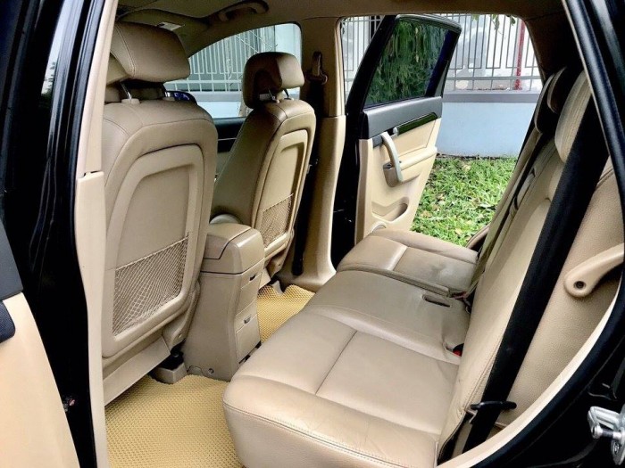 Bán gấp Chevrolet Captiva 2009 số tự động. Xe màu đen