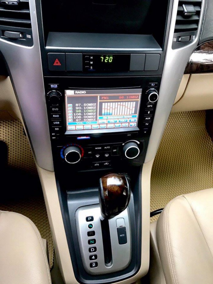 Bán gấp Chevrolet Captiva 2009 số tự động. Xe màu đen
