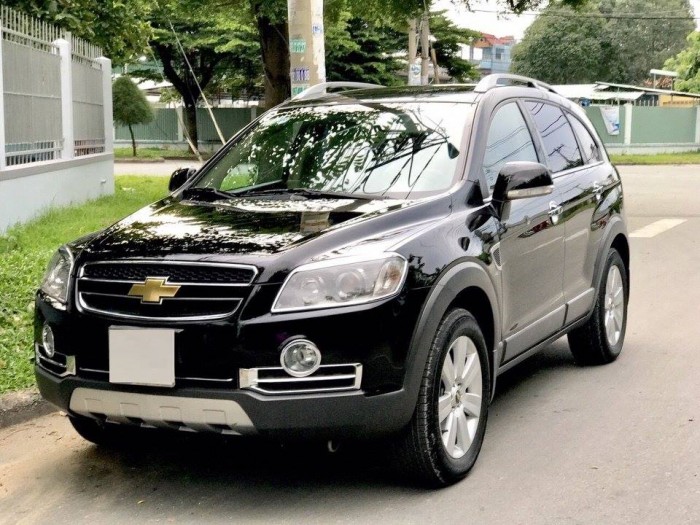 Bán gấp Chevrolet Captiva 2009 số tự động. Xe màu đen