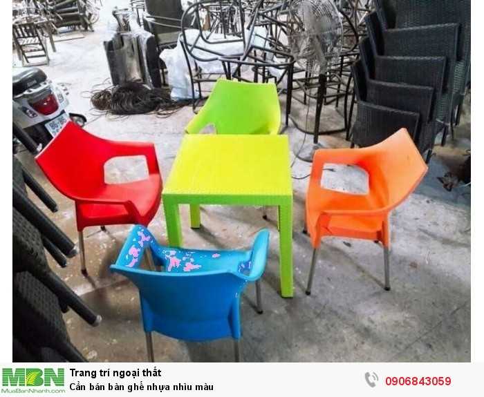 Cần bán bàn ghế nhựa nhìu màu0