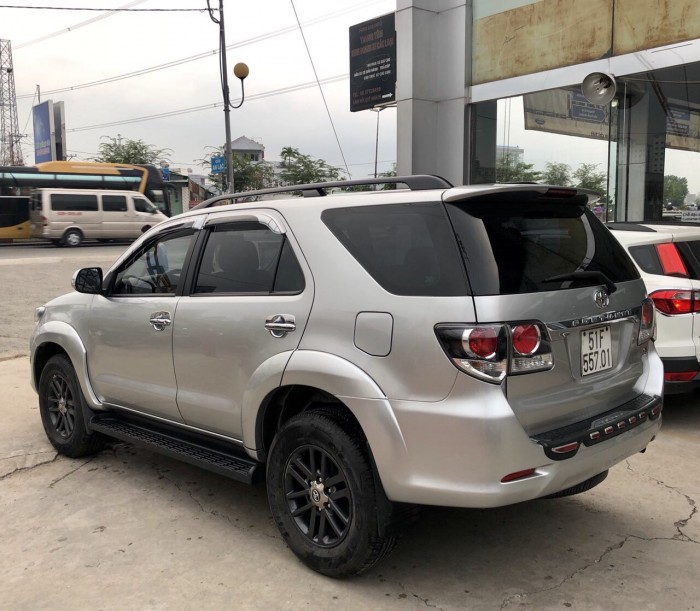 Fortuner 2015, số sàn, máy dầu, xe cá nhân, màu bạc, bảo hành hãng