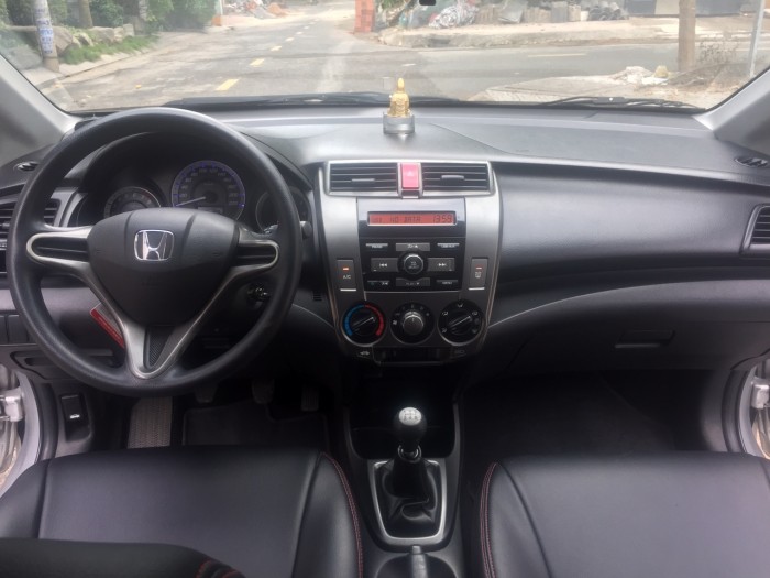 Bán xe Honda City 1.5MT màu bạc