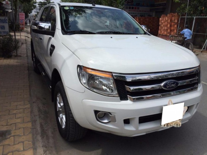 Bán xe Ford Ranger XLT 2014  màu trắng. Xe số sàn
