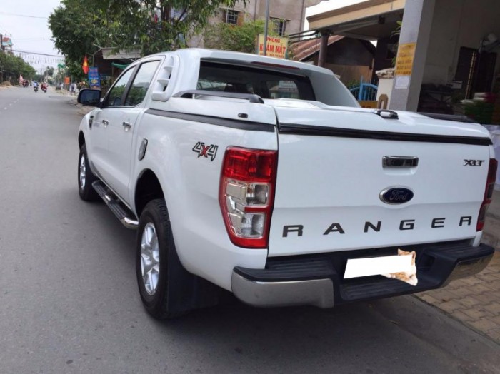 Bán xe Ford Ranger XLT 2014  màu trắng. Xe số sàn