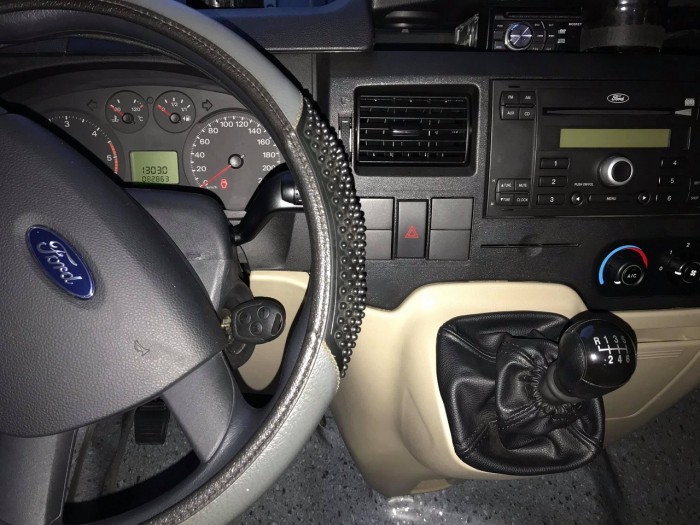 Cần bán xe Ford Transit 2016 máy dầu số sàn 16 ghế vip