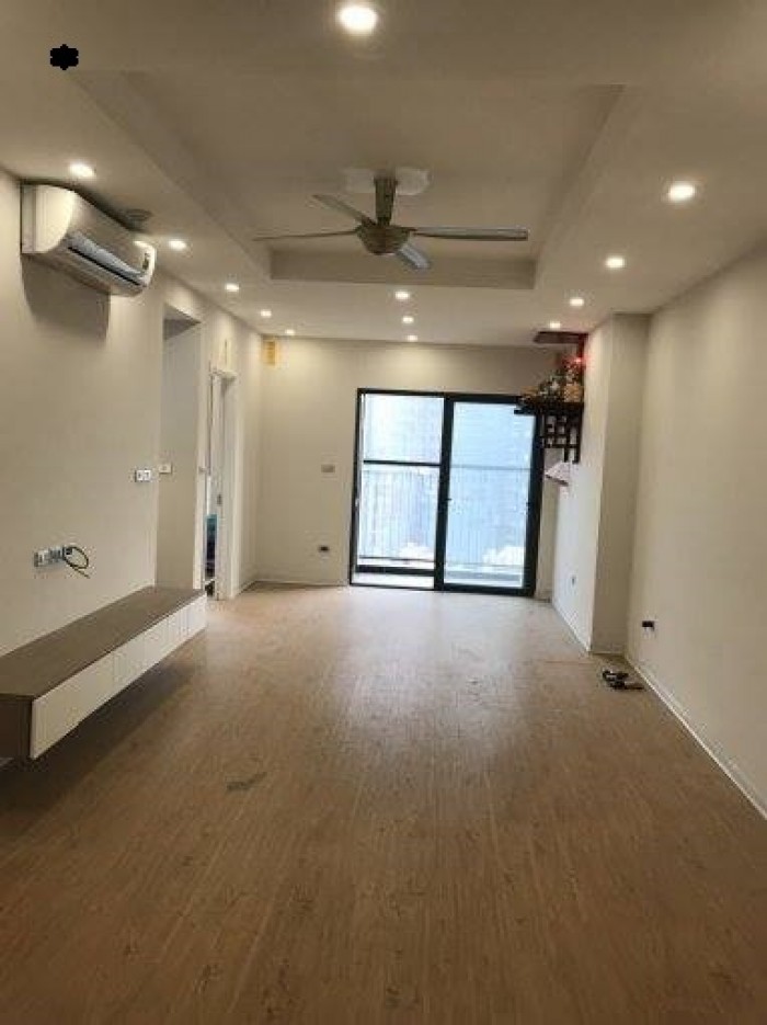 Tôi có căn hộ 78m2 cần bán ở tầng 11 tại Goldsilk Complex Vạn phúc. Giá 2 tỷ (Thương lượng)