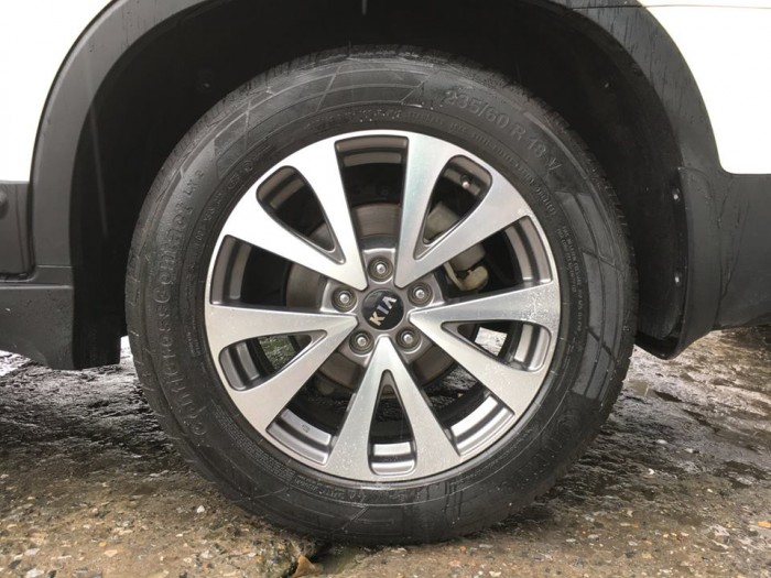 Bán gấp Kia Sorento 2017 bản GAT màu trắng