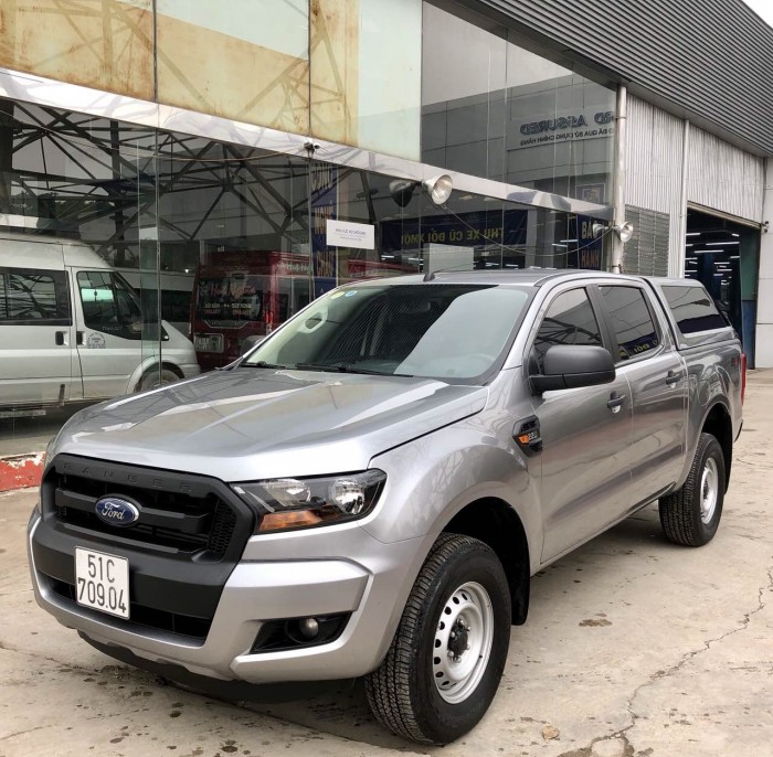 Bán Ford Ranger 4x4MT sx 2015 màu bạc