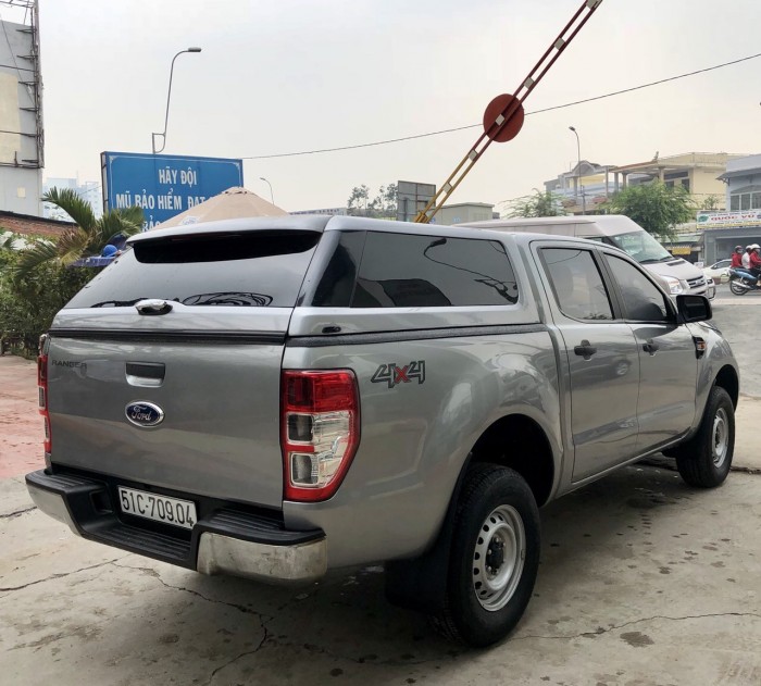 Bán Ford Ranger 4x4MT sx 2015 màu bạc