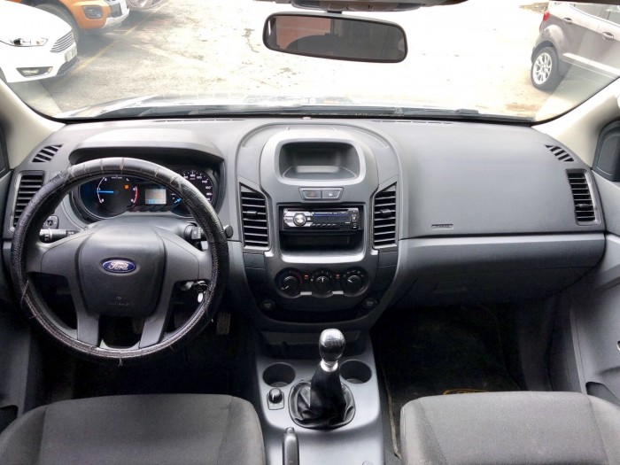 Bán Ford Ranger 4x4MT sx 2015 màu bạc
