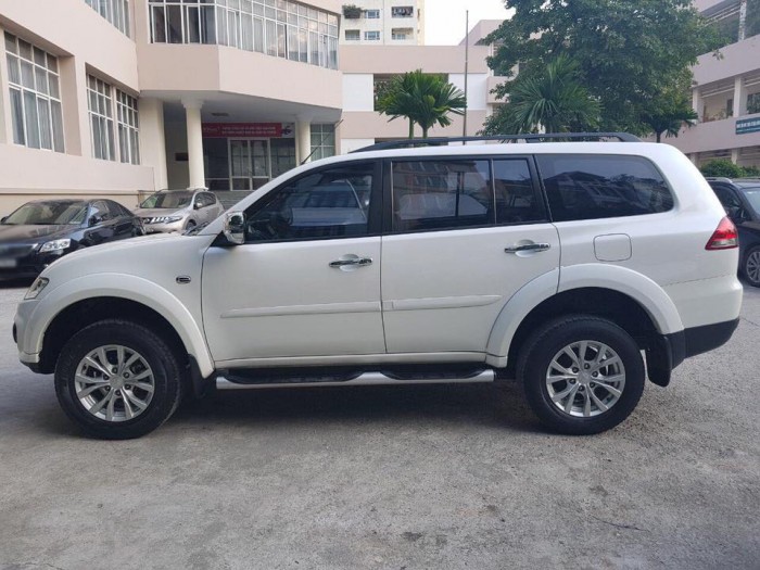 Bán gấp xe Mitsubishi Pajero Sport 3.0 2014