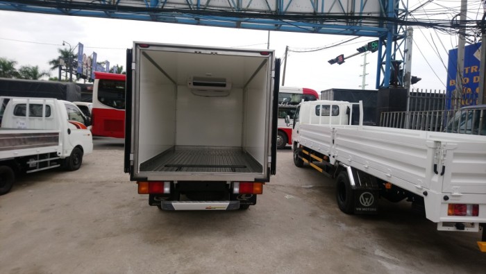 Hyundai 1.9tấn Thùng Đông Lạnh Quyền Auto