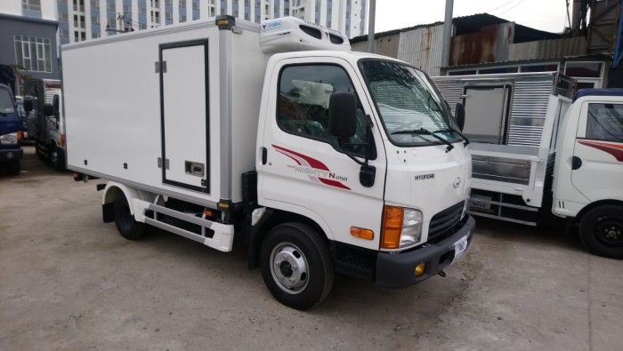 Hyundai 1.9tấn Thùng Đông Lạnh Quyền Auto