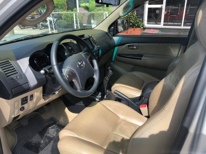Cần bán gấp Toyota Fortuner 2014 máy dầu