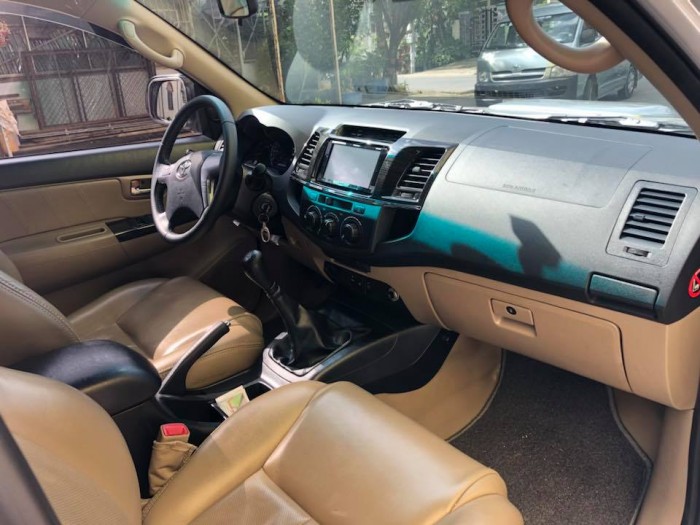 Cần bán gấp Toyota Fortuner 2014 máy dầu
