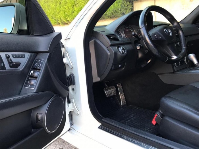 Cần bán gấp Mercedes C200 2008. Xe nữ sài kỹ