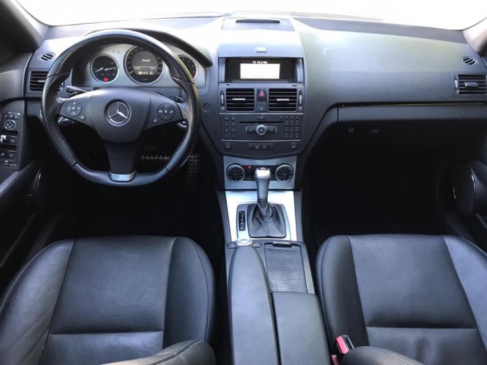 Cần bán gấp Mercedes C200 2008. Xe nữ sài kỹ