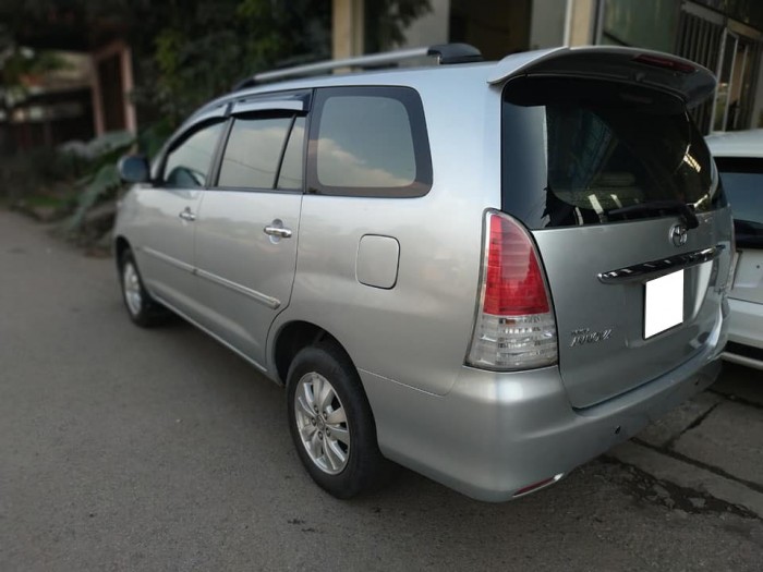 Bán gấp Toyota Innova 2009 số sàn. Xe bản G xịn