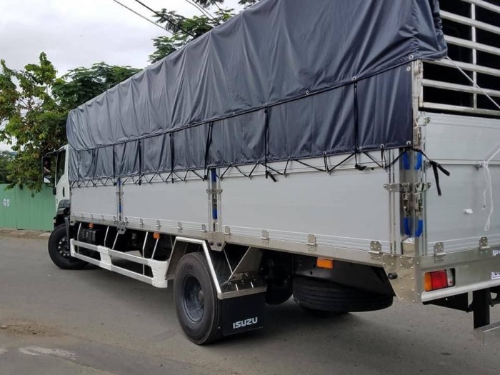 ISUZU 8 TẤN THÙNG MUI BẠT DÀI 8.1m  TRẢ GÓP
