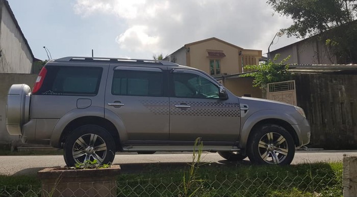 Bán Ford Everest Xám 2012 tự động máy dầu đi cực kỳ đẹp nha.