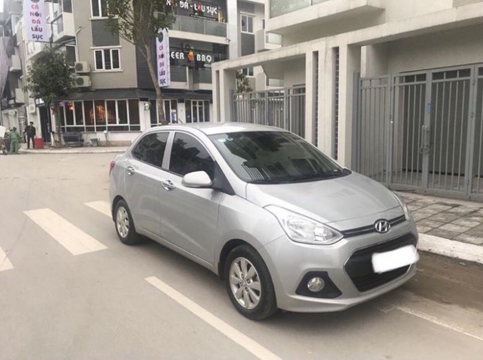 Hyundai i10 số sàn phiên bản 1.25L đời 2017 màu bạc cực đẹp