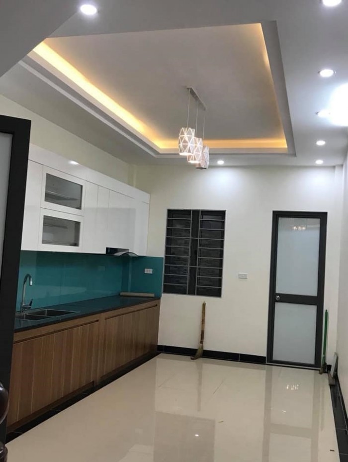 Nhà 5 tầng phố Phạm Ngọc Thạch, 40m2, ngõ VIP, Đáng sống