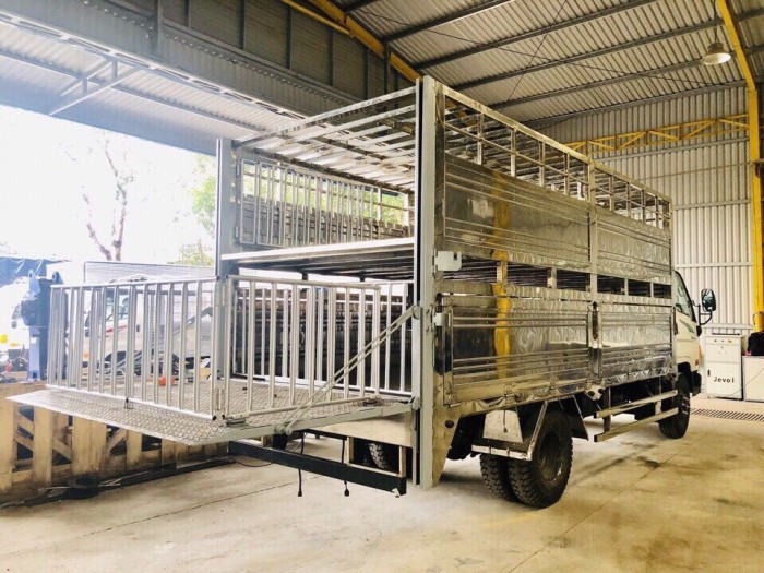 Hyundai 7 Tấn Thùng Chở Gia Súc Full Inox