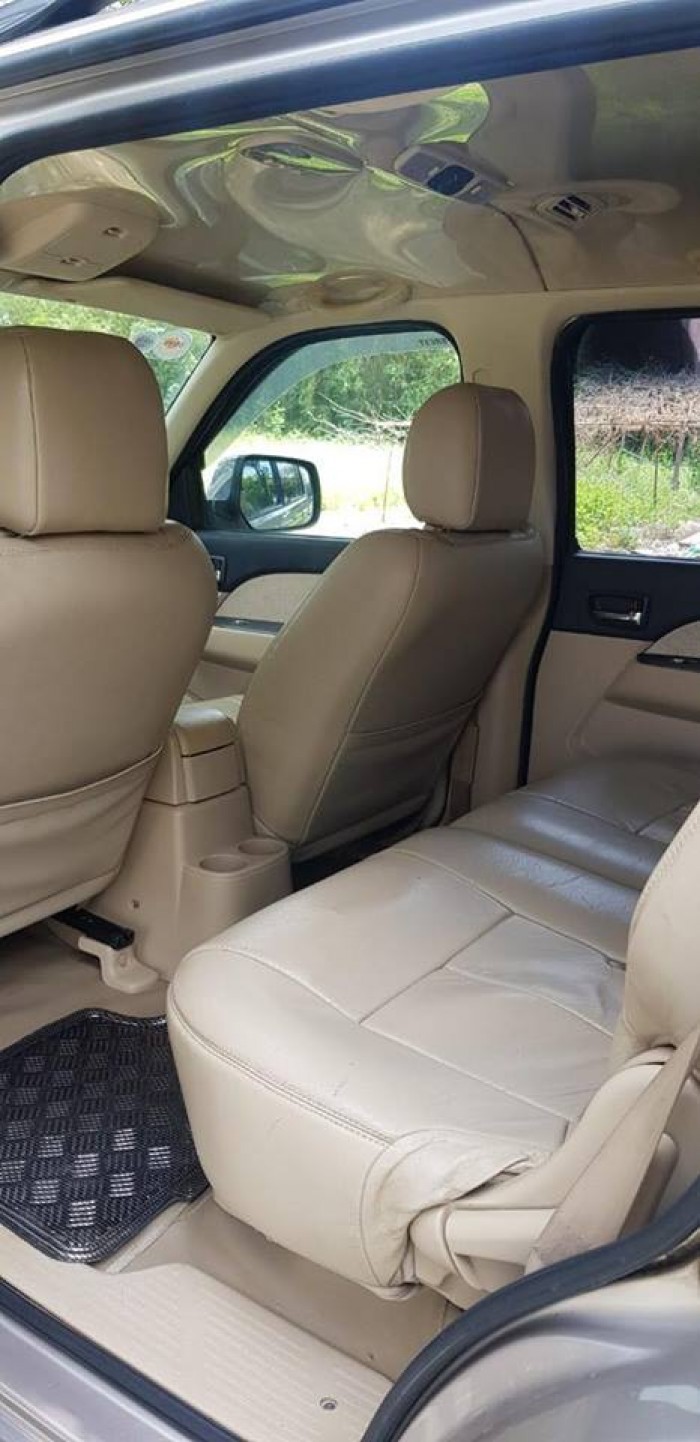 Bán gấp Ford Everest 2007 màu vàng đồng