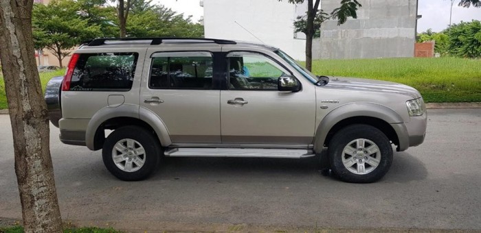 Bán gấp Ford Everest 2007 màu vàng đồng