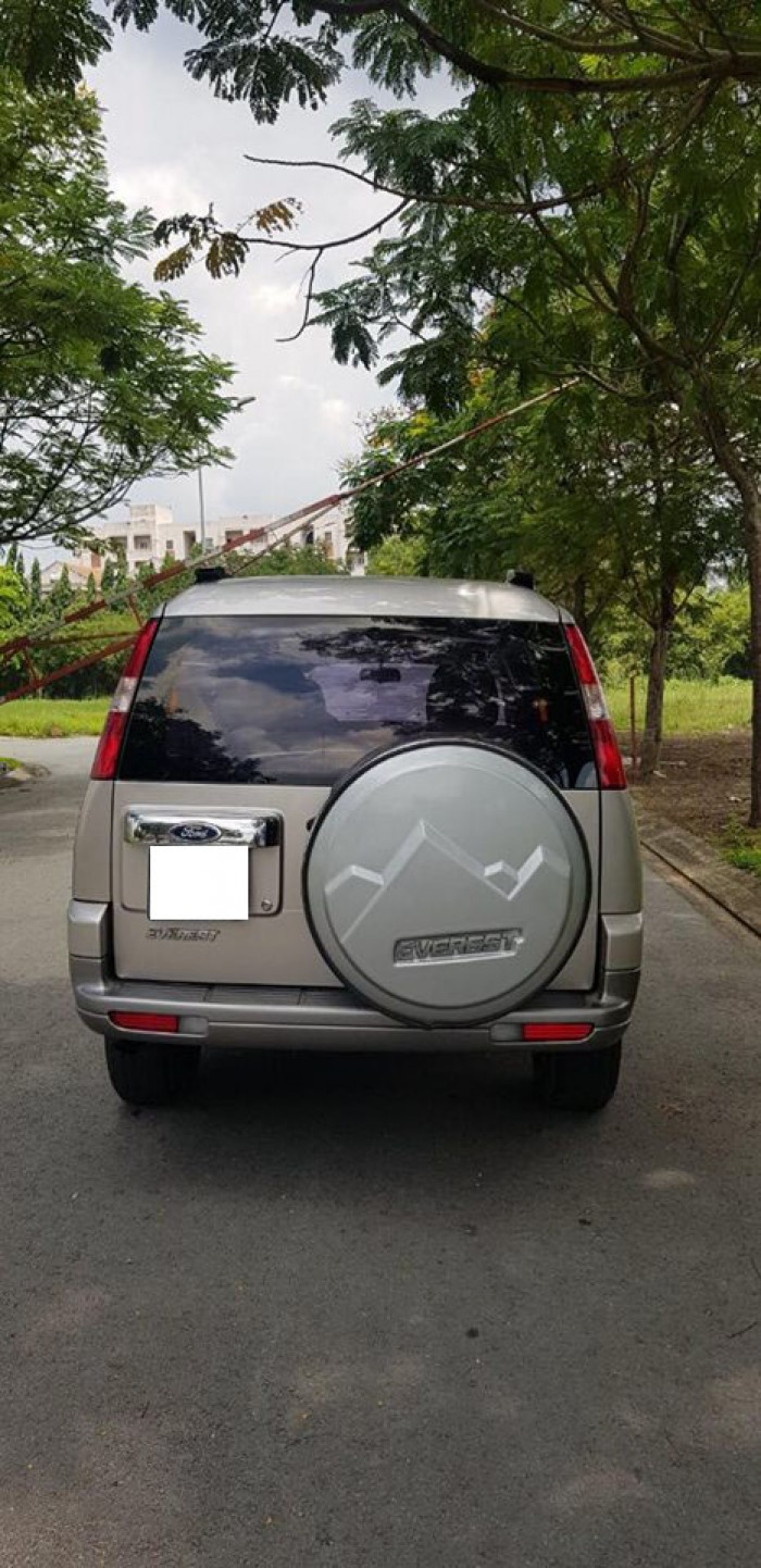 Bán gấp Ford Everest 2007 màu vàng đồng