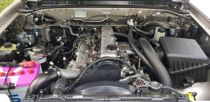Bán gấp Ford Everest 2007 màu vàng đồng