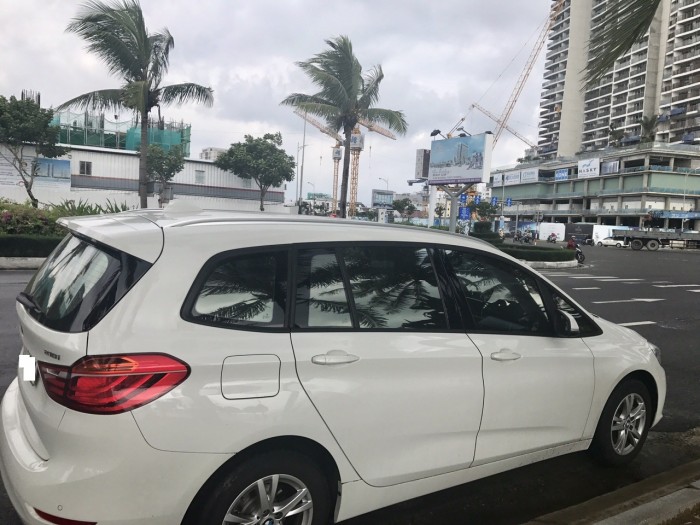 BMW 218i 07 chỗ màu trắng/đen, sản xuất 2016 đăng ký chính chủ 2016