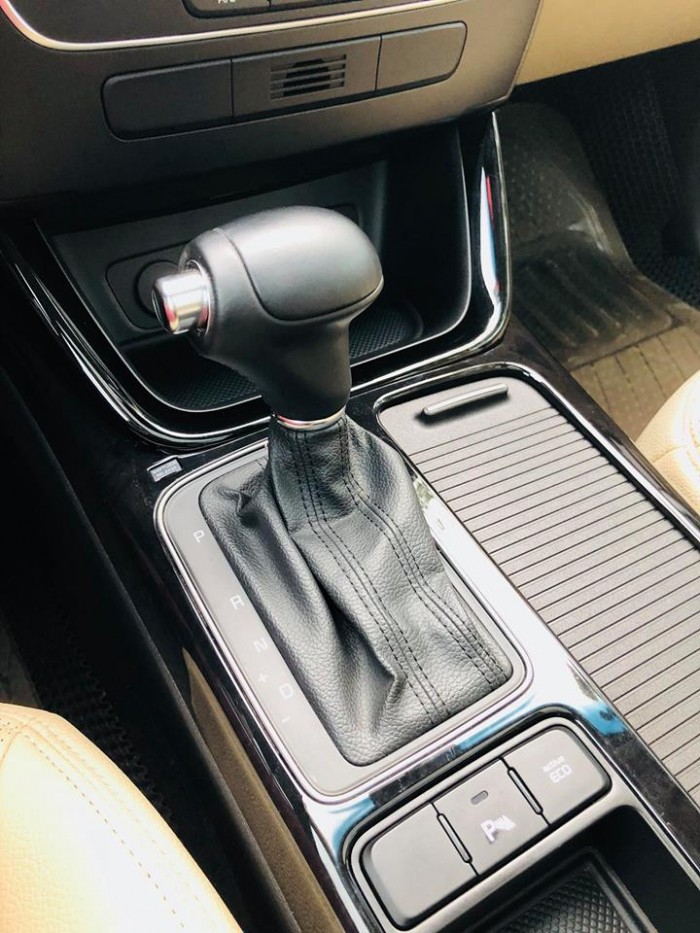 Bán xe Kia Sorento GAT 2017 máy xăng màu bạc zin cực chất