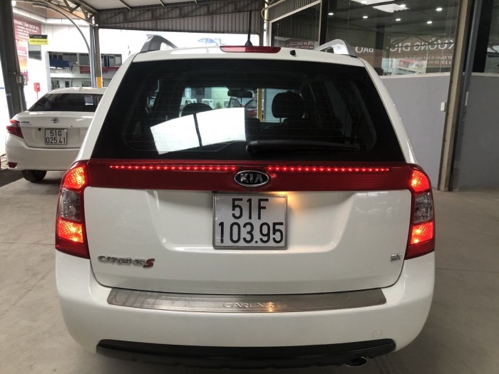 Bán Kia Carens S 2.0AT màu trắng số tự động sản xuất 2015 biển Sài Gòn