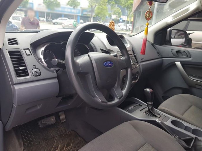 Bán gấp Ford Ranger 2014 số tự động 1 cầu