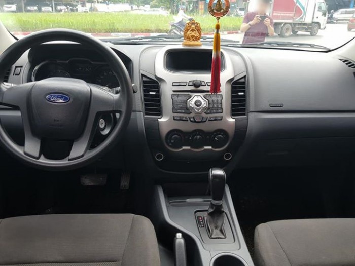 Bán gấp Ford Ranger 2014 số tự động 1 cầu