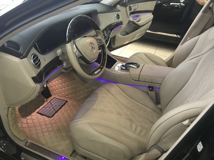 Bán Maybach S400 Model và đăng ký 2017 ,màu đen,nội thất kem,như mới tinh,thuế sang tên 2%.