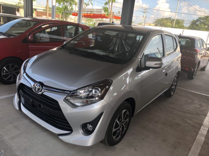 Toyota wigo 1.2 số sàn màu BẠC NHẬP KHẨU