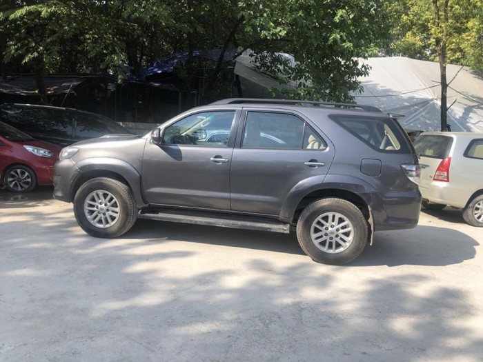 Bán gấp Toyota Fortuner G 2014 số sàn máy dầu
