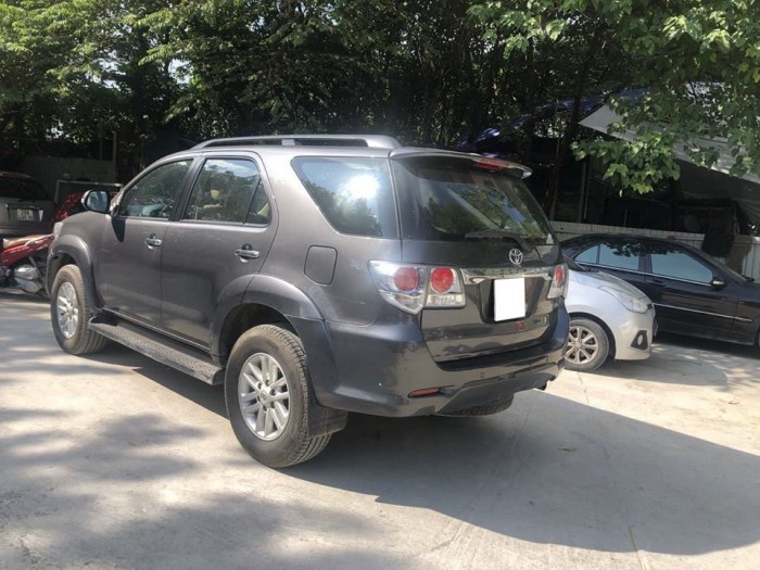 Bán gấp Toyota Fortuner G 2014 số sàn máy dầu