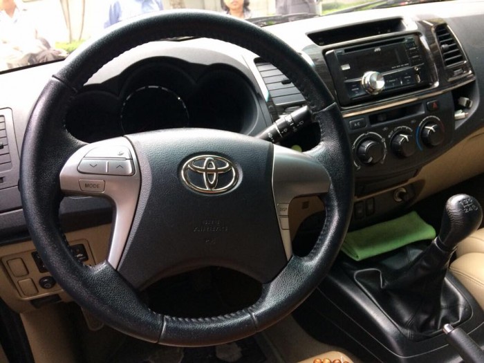 Bán gấp Toyota Fortuner G 2014 số sàn máy dầu