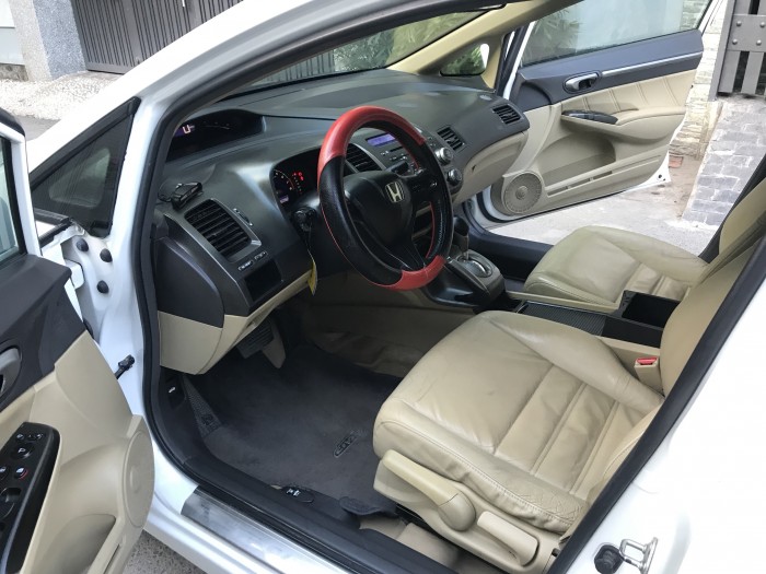 Mình cần bán Honda Civic 2008 tự động trắng tuyệt đẹp