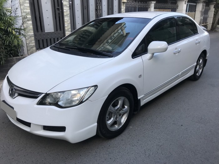 Mình cần bán Honda Civic 2008 tự động trắng tuyệt đẹp