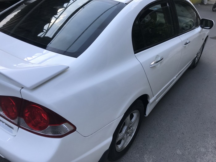 Mình cần bán Honda Civic 2008 tự động trắng tuyệt đẹp